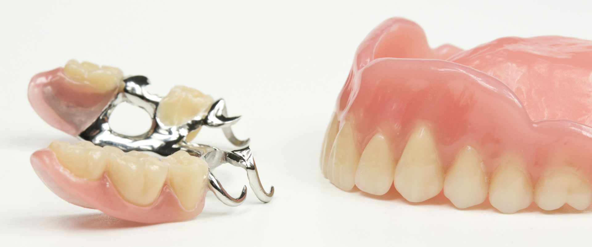 Съемный протез зубов какие бывают